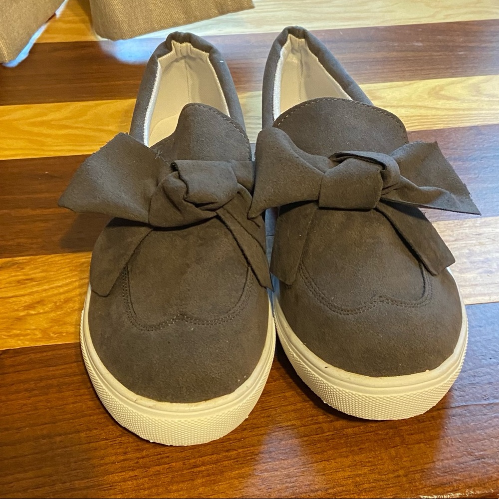 Rosy Gray Slip-on Sneakers with Bow Accent *NEW WITHOUT TAGS*
